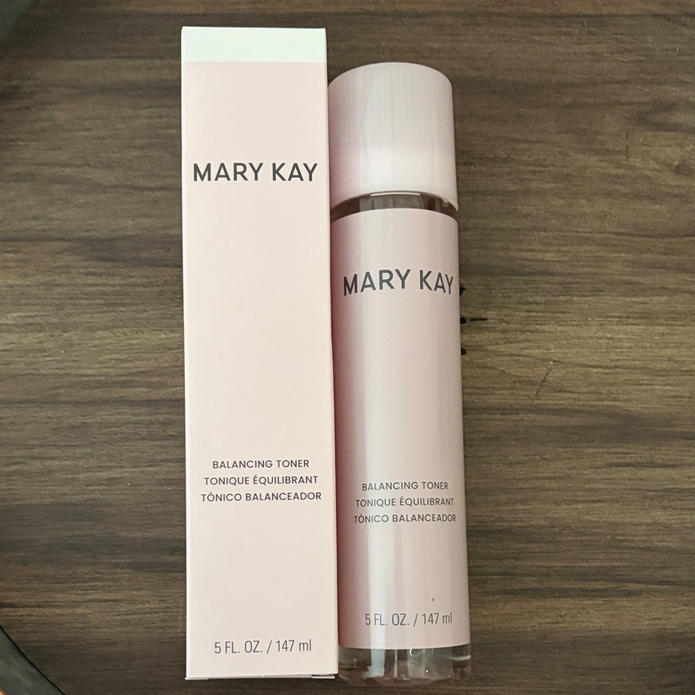Mary Kay Balancing Toner in Light Pink Bottle